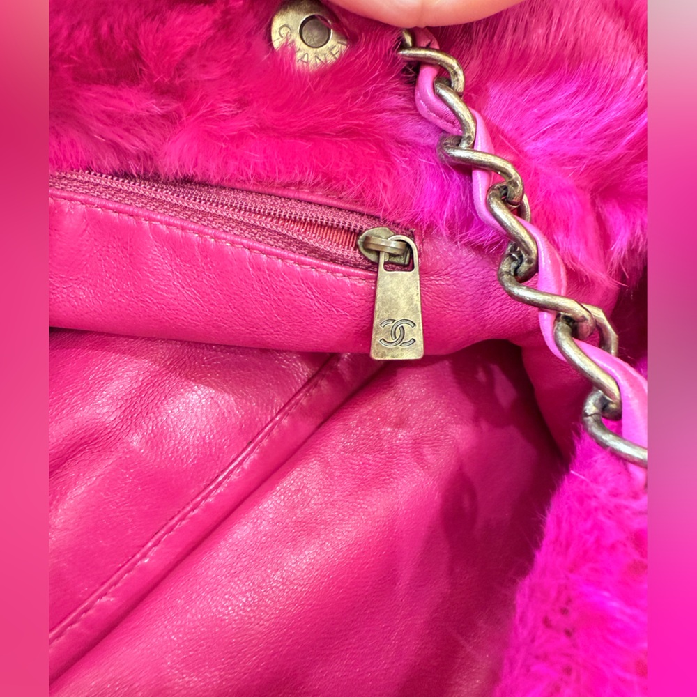 AUTHENTIC CHANEL LAPIN RABBIT FUR HOT PINK PURSE DOUBLE CHAIN STRAP CLUTCH RARE - Picture 11 of 16
